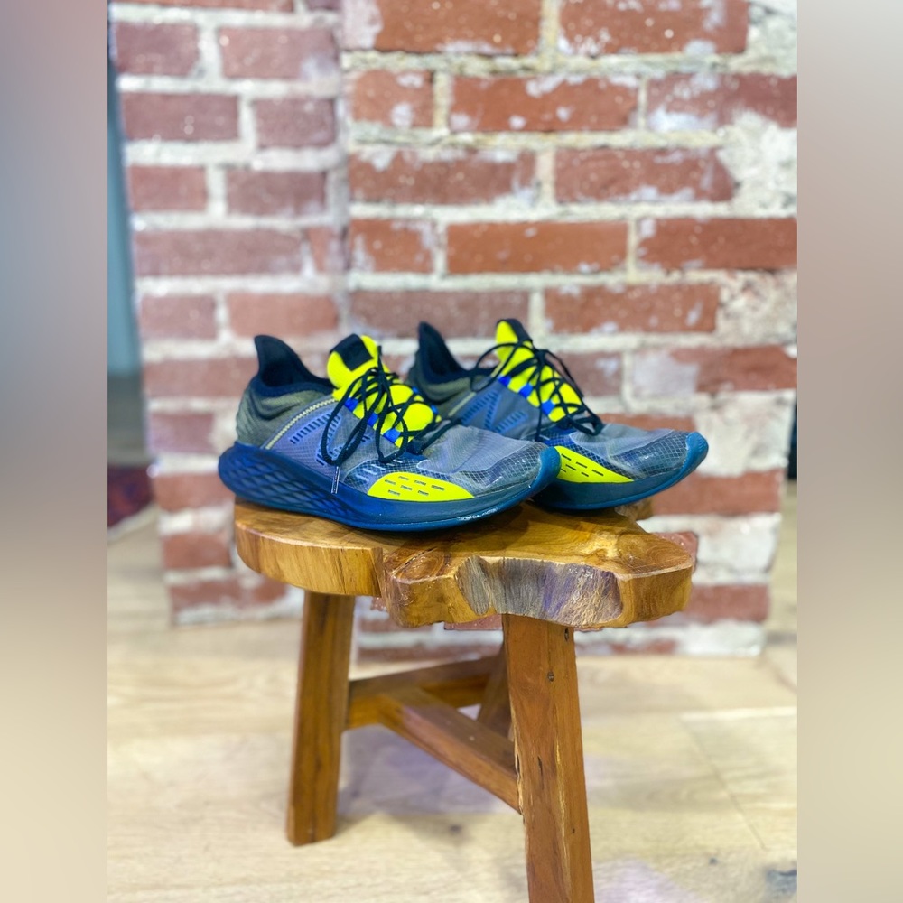 New Balance men’s tennis shoes size 9